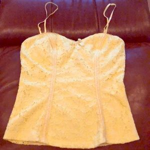 M women’s yellow XOXO floral lace tank top